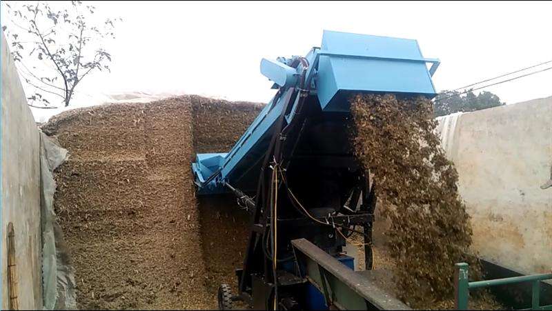 車載式青貯取料機